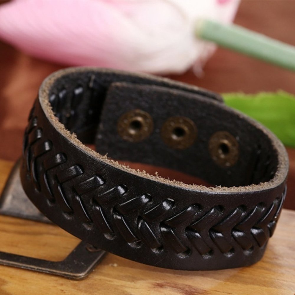 Black Arrow PU Leather Cuff Bracelet